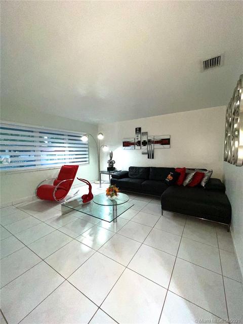 1087 W 69th Pl, Hialeah, FL 33014 photo 5