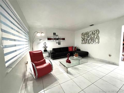 1087 W 69th Pl, Hialeah, FL 33014 photo 4