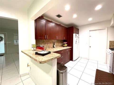 1087 W 69th Pl, Hialeah, FL 33014 photo 12