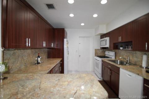 1087 W 69th Pl, Hialeah, FL 33014 photo 15