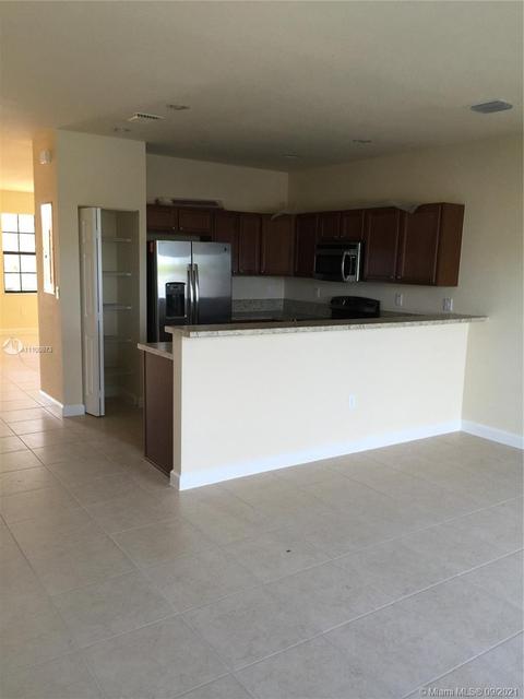 3571 W 89th Pl, Hialeah, FL 33018 photo 2