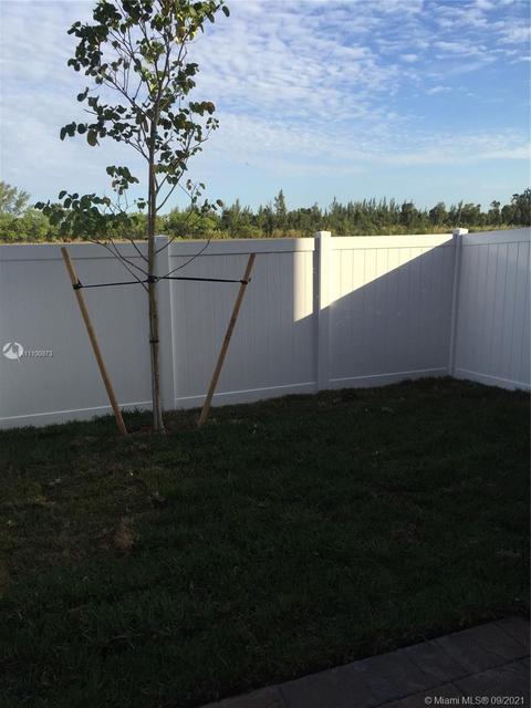 3571 W 89th Pl, Hialeah, FL 33018 photo 4