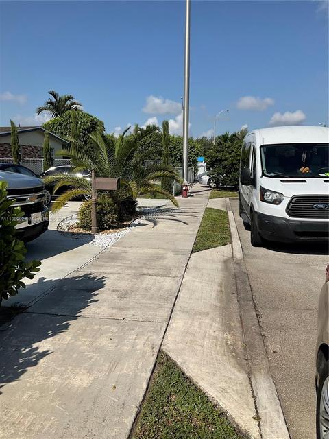 524 E 30th St, Hialeah, FL 33013 photo 8