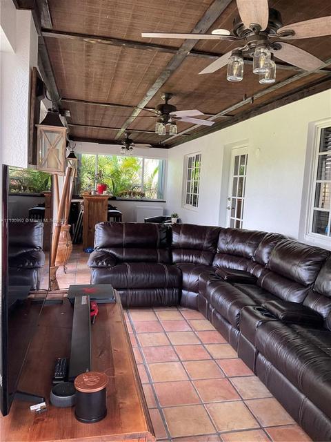 524 E 30th St, Hialeah, FL 33013 photo 48