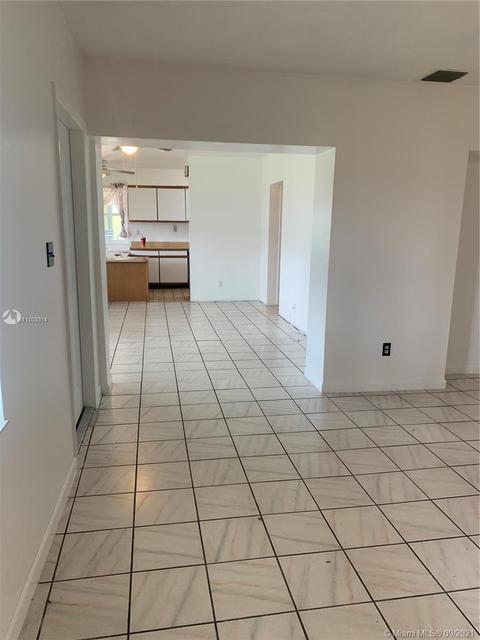 314 E 52nd St, Hialeah, FL 33013 photo 15