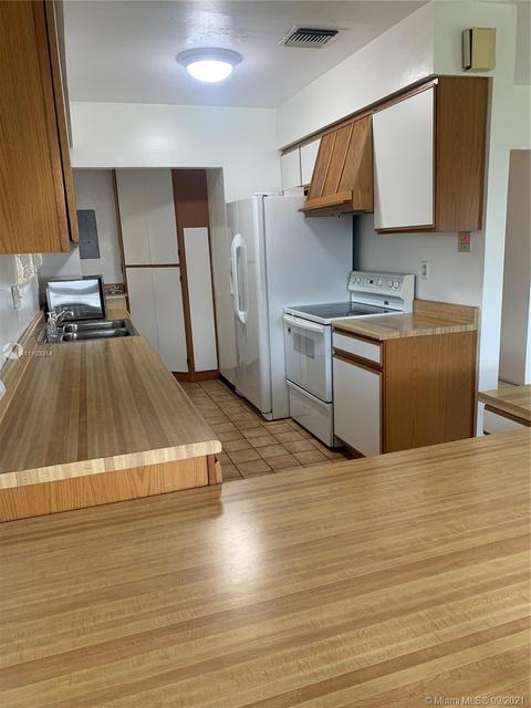 314 E 52nd St, Hialeah, FL 33013 photo 19