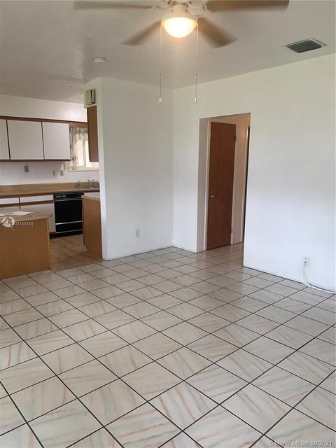 314 E 52nd St, Hialeah, FL 33013 photo 17