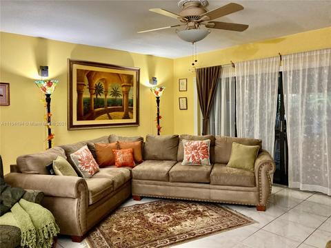 16511 Fox Den Ct, Miami Lakes, FL 33014 photo 4
