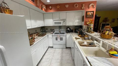 16511 Fox Den Ct, Miami Lakes, FL 33014 photo 6