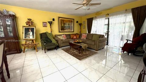 16511 Fox Den Ct, Miami Lakes, FL 33014 photo 5