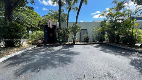 16511 Fox Den Ct, Miami Lakes, FL 33014 photo 21