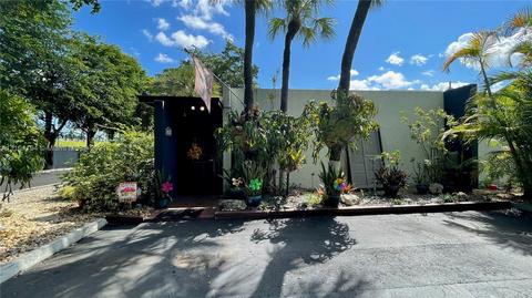 16511 Fox Den Ct, Miami Lakes, FL 33014 photo 1