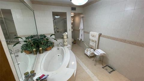16511 Fox Den Ct, Miami Lakes, FL 33014 photo 9