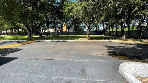 16511 Fox Den Ct, Miami Lakes, FL 33014 photo 18