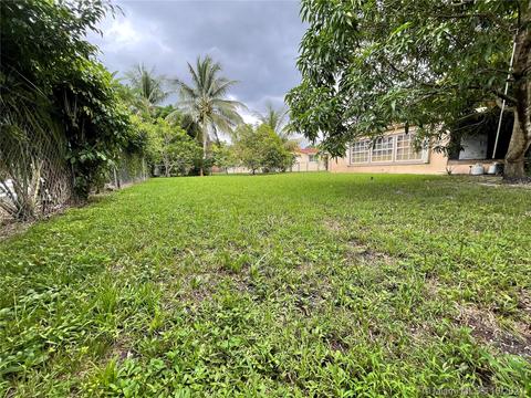 6776 Orchid Dr, Miami Lakes, FL 33014 photo 4