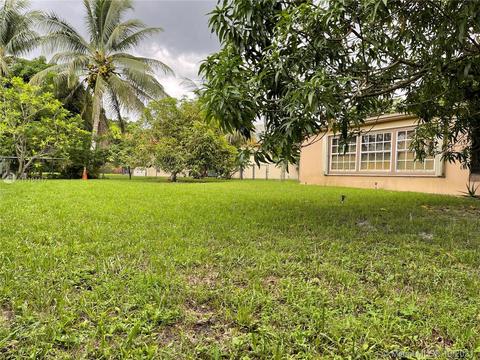 6776 Orchid Dr, Miami Lakes, FL 33014 photo 3