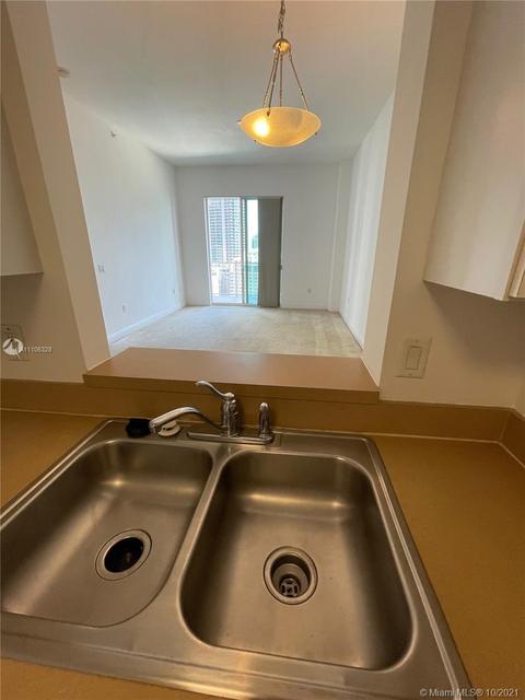 1250 S Miami Ave #2410, Miami, FL 33130 photo 17