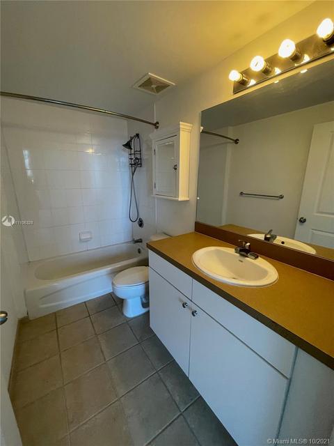 1250 S Miami Ave #2410, Miami, FL 33130 photo 12