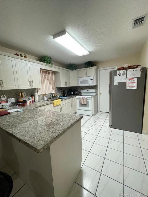639 E 34th St, Hialeah, FL 33013 photo 4