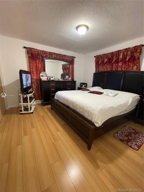 639 E 34th St, Hialeah, FL 33013 photo 8
