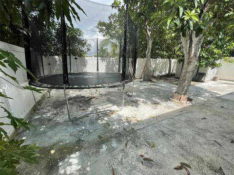639 E 34th St, Hialeah, FL 33013 photo 13