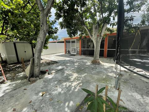 639 E 34th St, Hialeah, FL 33013 photo 2