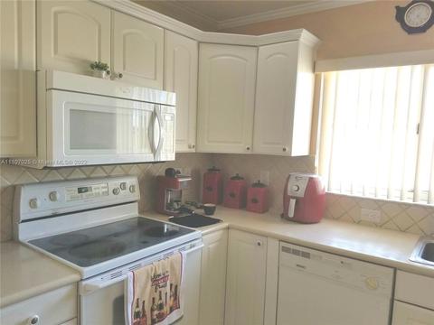 601 E 1st Ave #203, Hialeah, FL 33010 photo 9