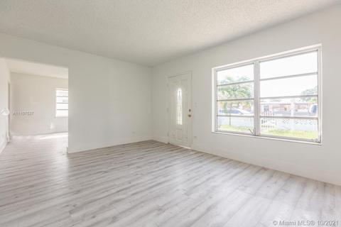 671 E 11th Pl, Hialeah, FL 33010 photo 4