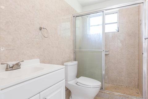 671 E 11th Pl, Hialeah, FL 33010 photo 15