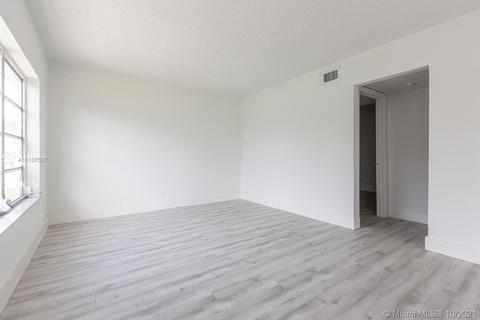 671 E 11th Pl, Hialeah, FL 33010 photo 3