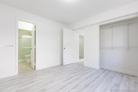 671 E 11th Pl, Hialeah, FL 33010 photo 10