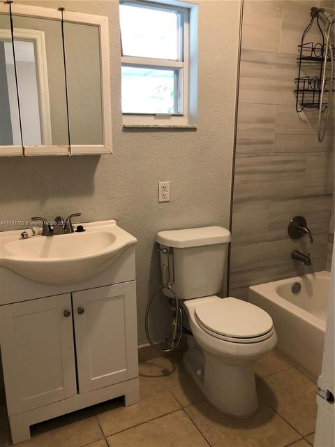 571 E 46th St, Hialeah, FL 33013 photo 9
