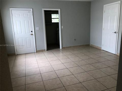 571 E 46th St, Hialeah, FL 33013 photo 11