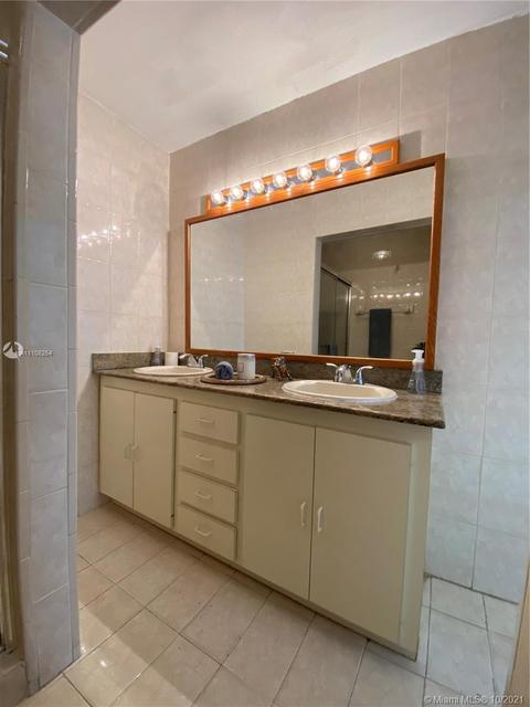 317 E 43rd St, Hialeah, FL 33013 photo 12