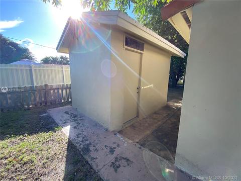 317 E 43rd St, Hialeah, FL 33013 photo 31