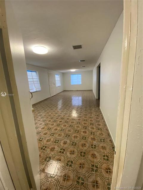 317 E 43rd St, Hialeah, FL 33013 photo 43