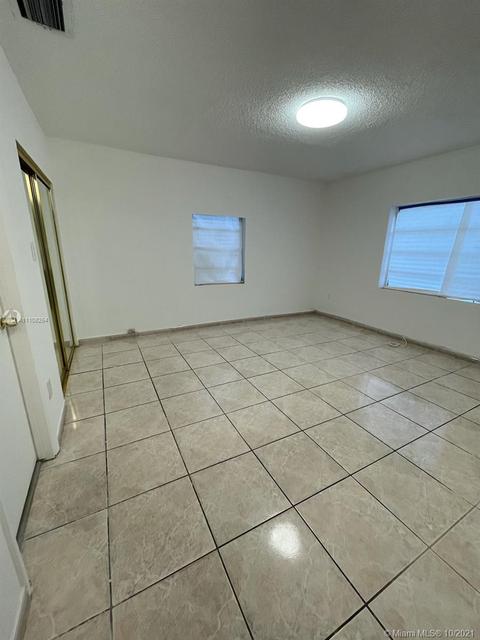 317 E 43rd St, Hialeah, FL 33013 photo 17