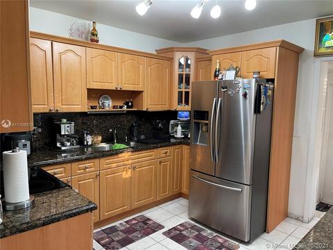 302 E 20th St, Hialeah, FL 33010 photo 3