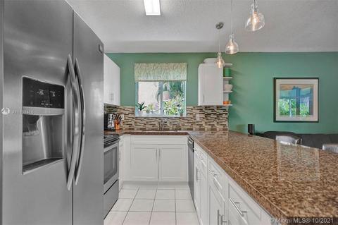111 Danielle Ct, Weston, FL 33326 photo 13