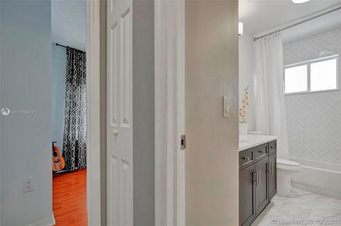 111 Danielle Ct, Weston, FL 33326 photo 23