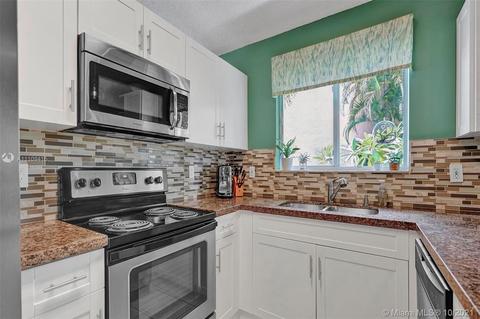 111 Danielle Ct, Weston, FL 33326 photo 14