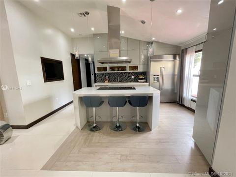 18467 NW 52 Path, Miami Gardens, FL 33055 photo 5