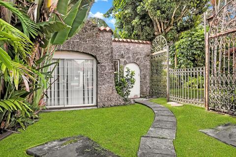 1318 S Greenway Dr, Coral Gables, FL 33134 photo 24