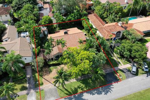 1318 S Greenway Dr, Coral Gables, FL 33134 photo 31