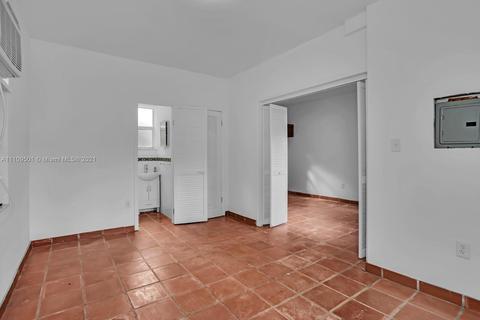 1318 S Greenway Dr, Coral Gables, FL 33134 photo 27