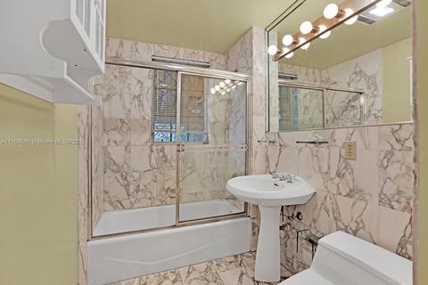 1318 S Greenway Dr, Coral Gables, FL 33134 photo 8