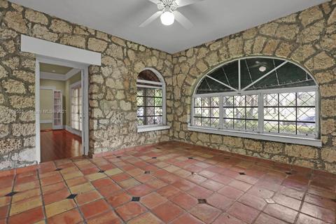 1318 S Greenway Dr, Coral Gables, FL 33134 photo 6