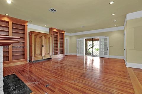 1318 S Greenway Dr, Coral Gables, FL 33134 photo 3