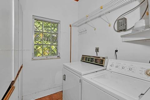 1318 S Greenway Dr, Coral Gables, FL 33134 photo 18