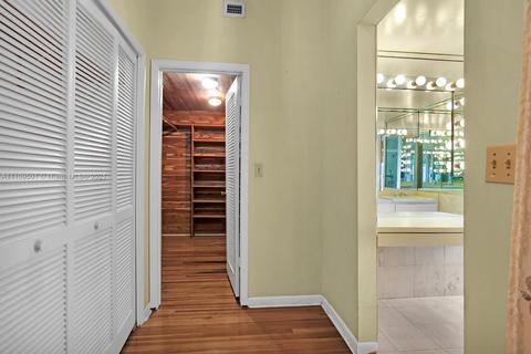 1318 S Greenway Dr, Coral Gables, FL 33134 photo 13